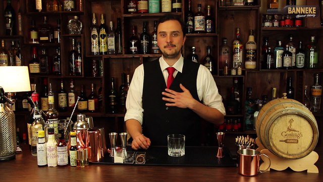 Negroni - Gin Cocktail selber mixen - Schüttelschule by Banneke