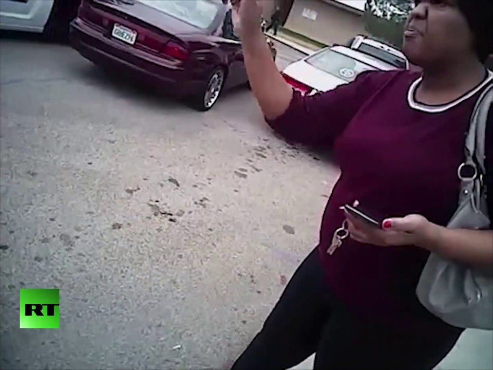 Barstow cop wrestles pregnant woman to ground for refusing to give name