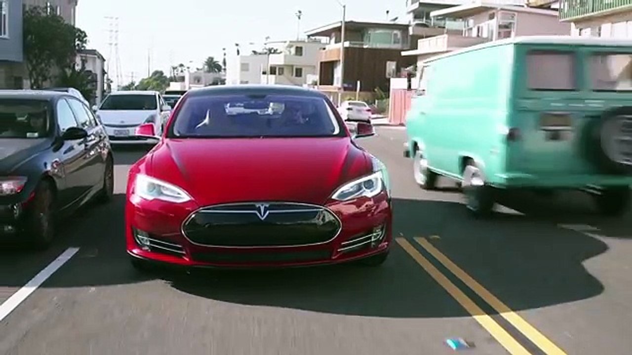 2014 Tesla Model S vs 2014 Mercedes-Benz S550