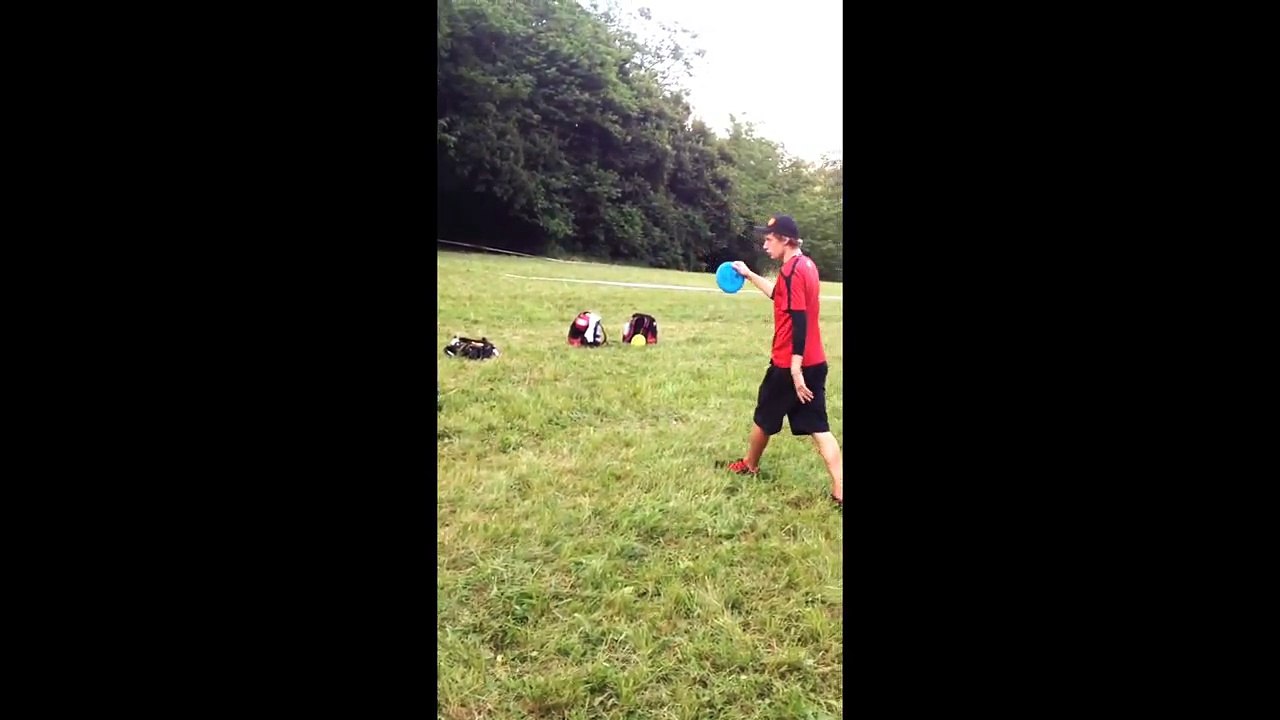 Disc Golf: crazy distance throws with putters (Simon Lizotte & Avery Jenkins; 14.6.2014, Eisenstadt)