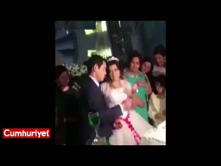 Sosyal medyayı ikiye bölen gelin ve damat