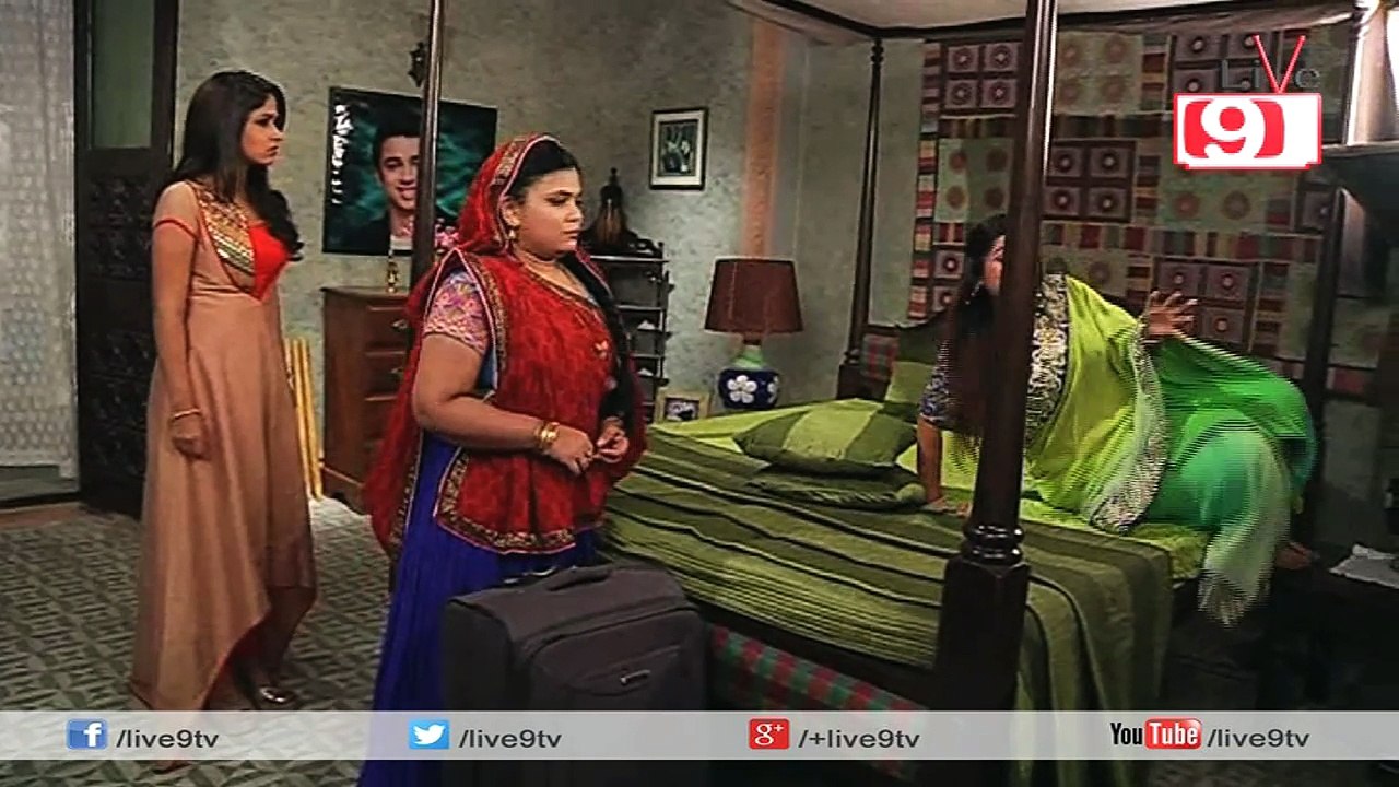 Jayashree Chachi Tries To Blackmail Radha  | Mere Rang Mein Rangne Waali