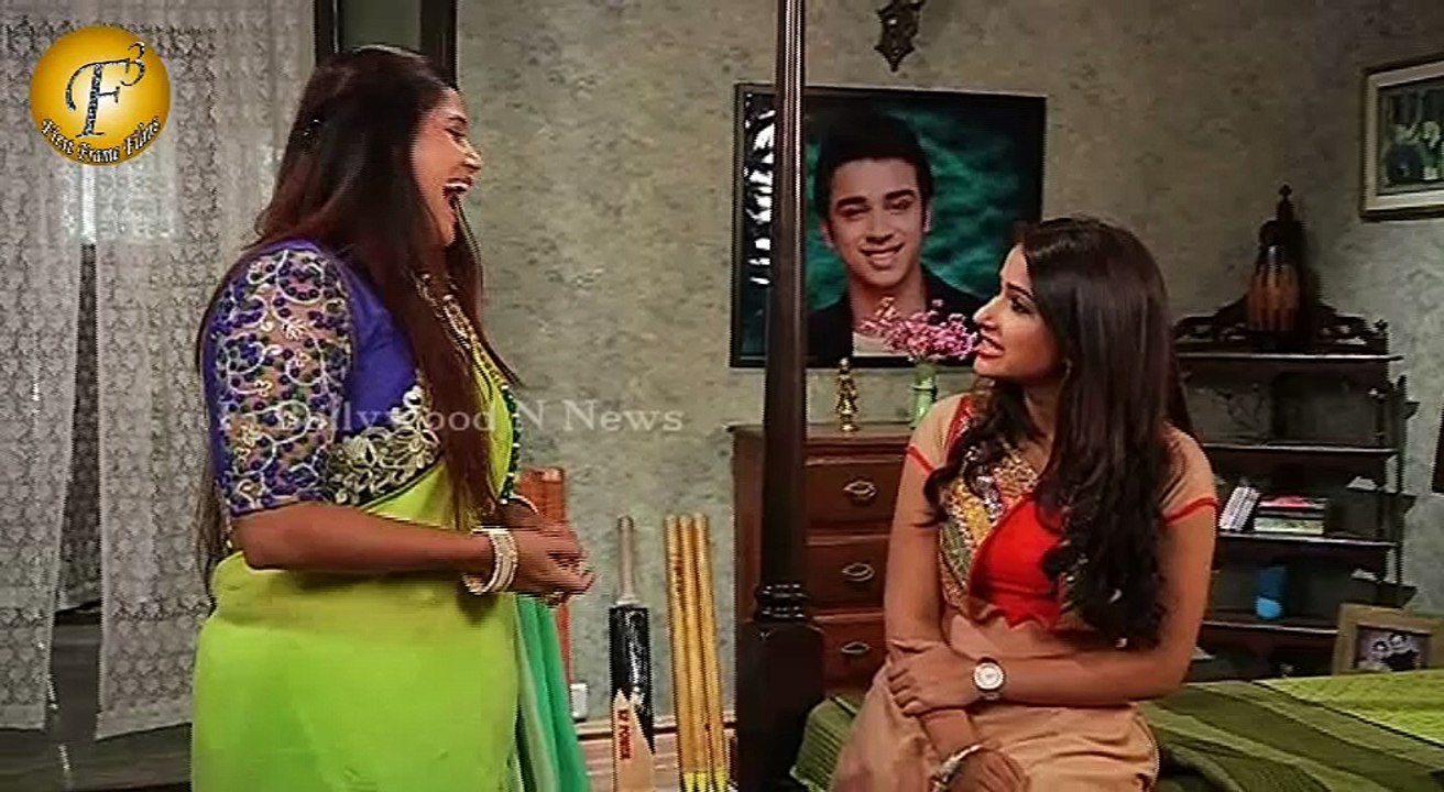 Jayashree Chachi On Radha's Blackmail Planning Flop ''Mere Rang Mein Rangne Waali'' On Location