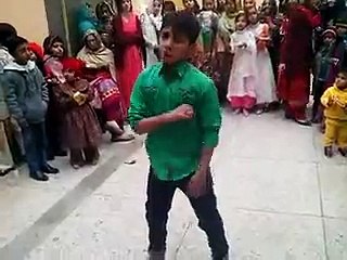 A Crazy Boy Dance oN lOVE dOSE yo yo hONEY SINGH SONG #AsimMalikOnline