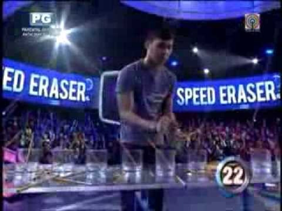 Enchong Dee plays 'Minute To Win It'