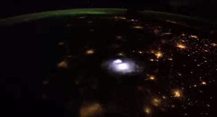 A quoi ressemble un orage vu de l'espace ?