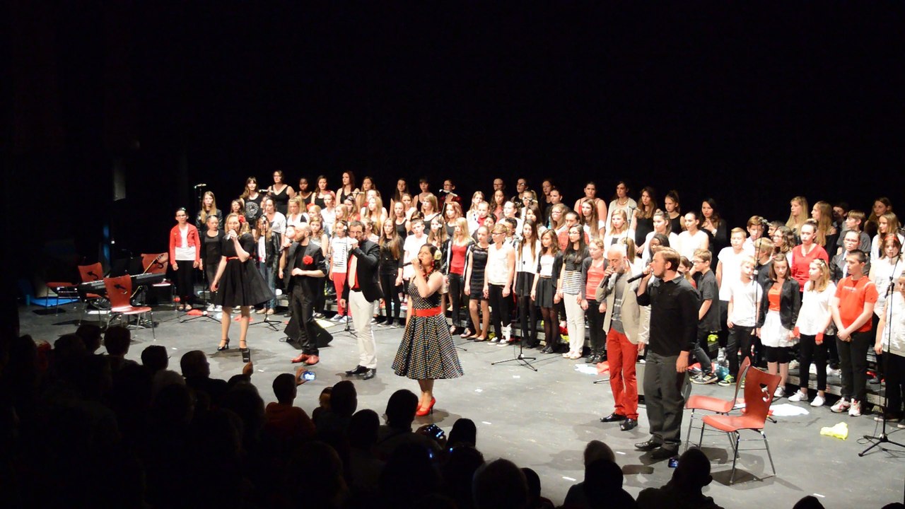 Witloof Bay et les collégiens de Faulquemont et de Longeville-lès-Saint-Avold - "Eye of the Tiger"