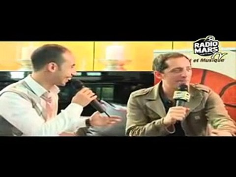 Gad Elmaleh parle en dialecte marocain ( Darija )