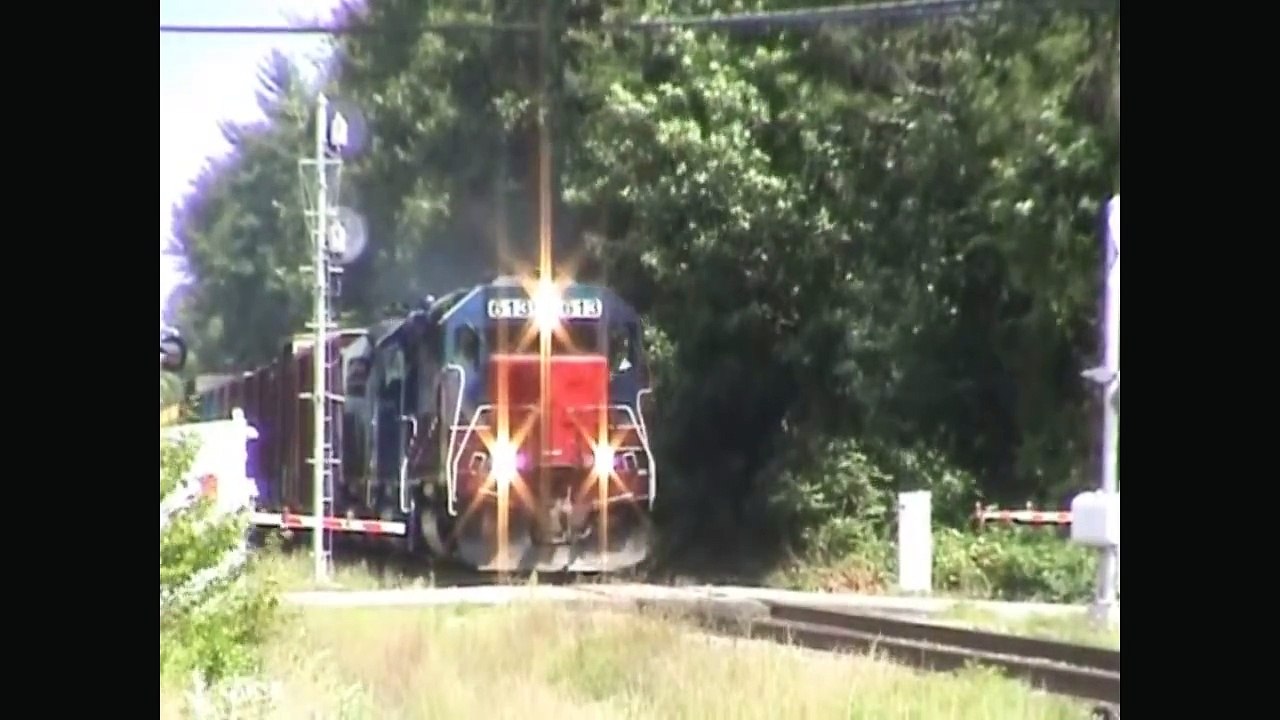 Pan Am running meet! NMSE and Amtrak #693 at Plaistow,NH 08/15/2010