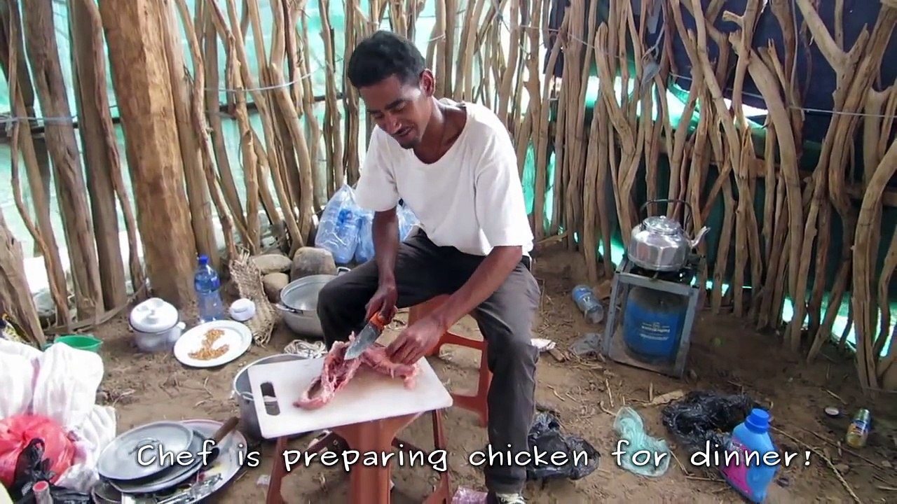 The Master Chef of the Desert, cooking ethiopian food