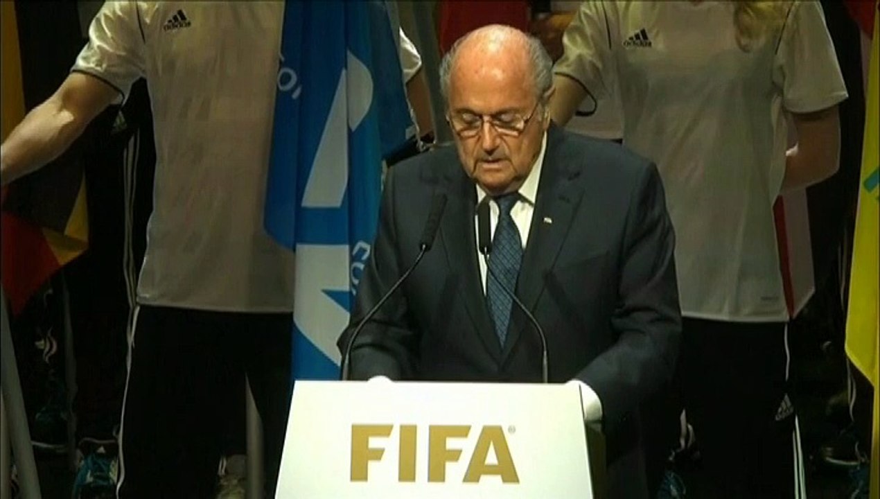 Crise à la Fifa : "Je suis sûr que d'autres mauvaises nouvelles sont à venir", déclare Blatter