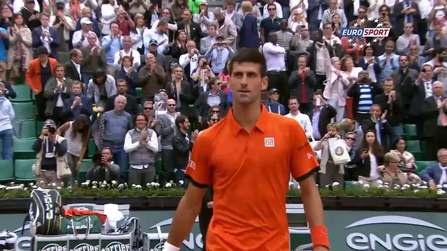 VIDEO - Djokovic va saluer Zlatan dans le public - Roland Garros