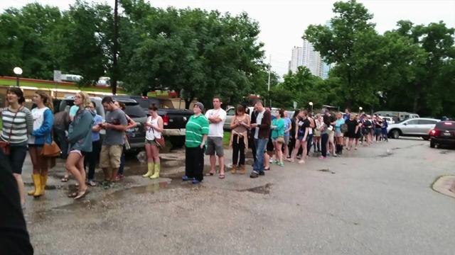 Texans line up to rescue animals from flooded shelters
