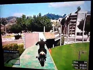 GTA 5 ONLINE - wallride de moto