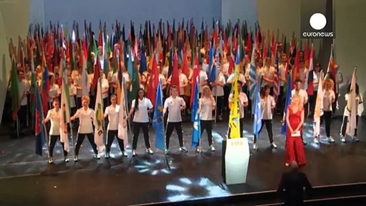 FIFA: Blatter nega ogni coinvolgimento nello scandalo corruzione