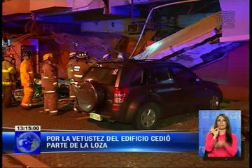 conductor se salva de morir aplastado dentro de su vehículo