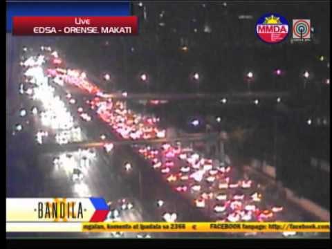 Last-minute shoppers cause more traffic jams