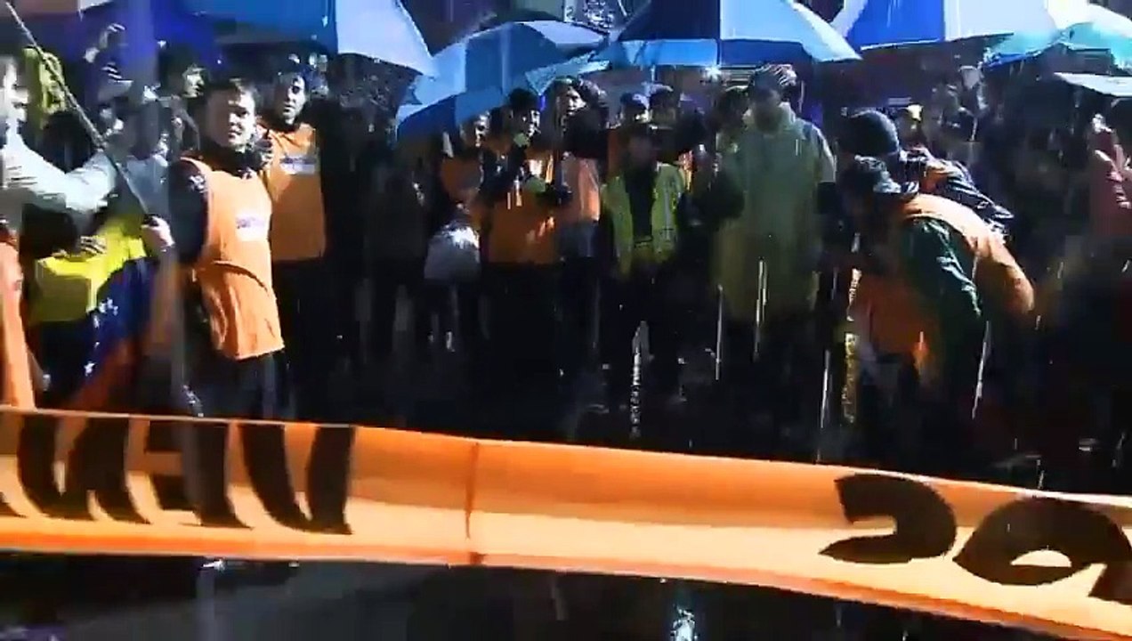 Atteint de dystrophie musculaire, il termine le marathon de Boston en 20h