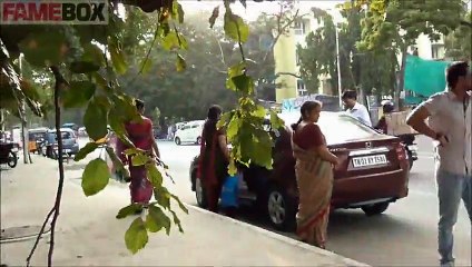 Boy and girl on the theft see the reaction of people