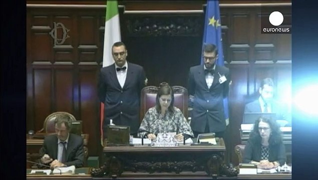 رينزي : يجب الابتعاد عن الديماغوجية واتخاذ اجراءات فعلية ضد الهجرة غير الشرعية