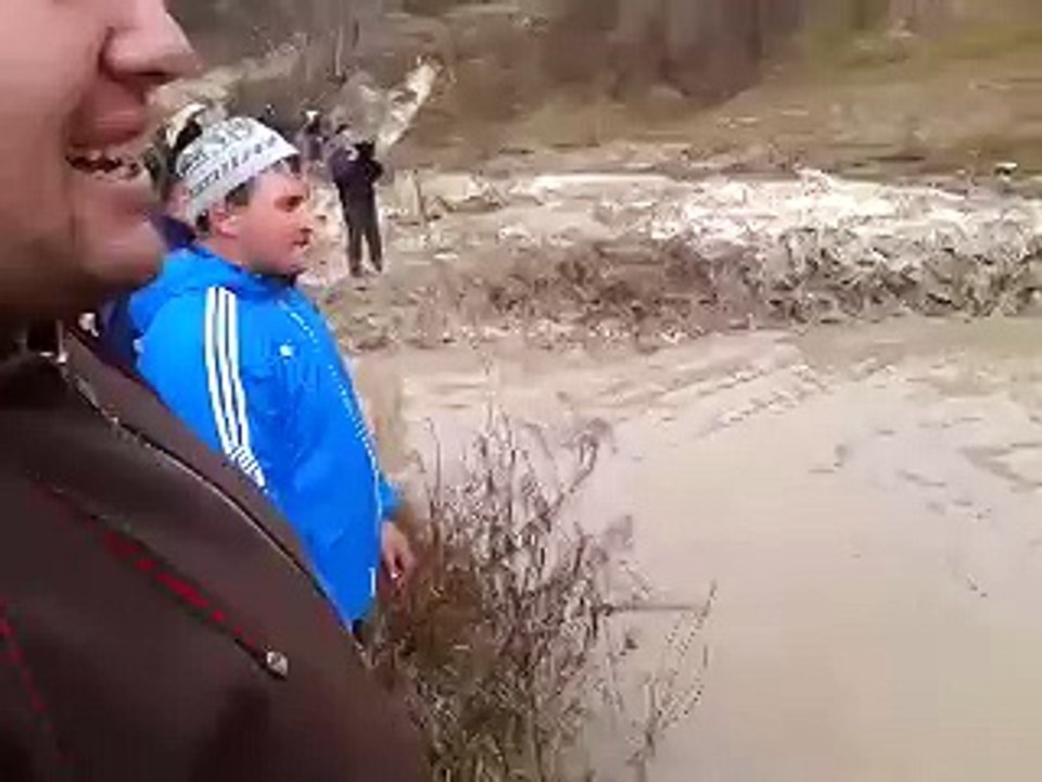 утопили УАЗ на гонках