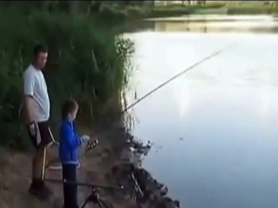 Настоящий маленький рыбак!!!