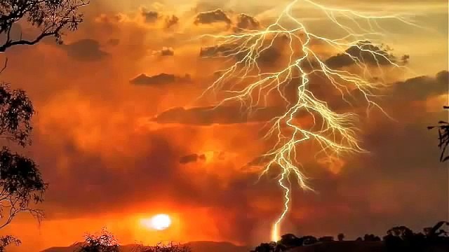 TORMENTAS, RAYOS Y TRUENOS 1492 Vangelis