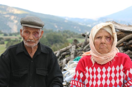Yaşlı Çift Kar Maskeli ve Silahlı Kişiler Tarafından Gasbedildi