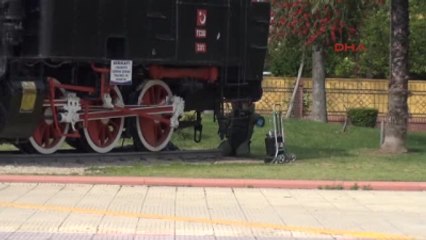 Adana Tren İstasyonundaki Şüpheli Bavul Panik Yarattı