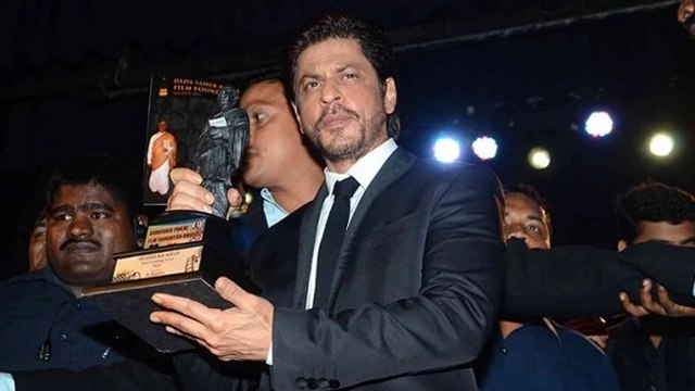 Shah Rukh Khan Receives Dada Saheb Phalke Award 2015