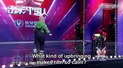 Will be amazed to see the small child's dance