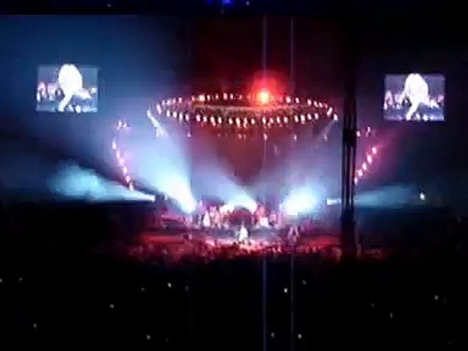 Shakira Oral Fixation Tour 2006