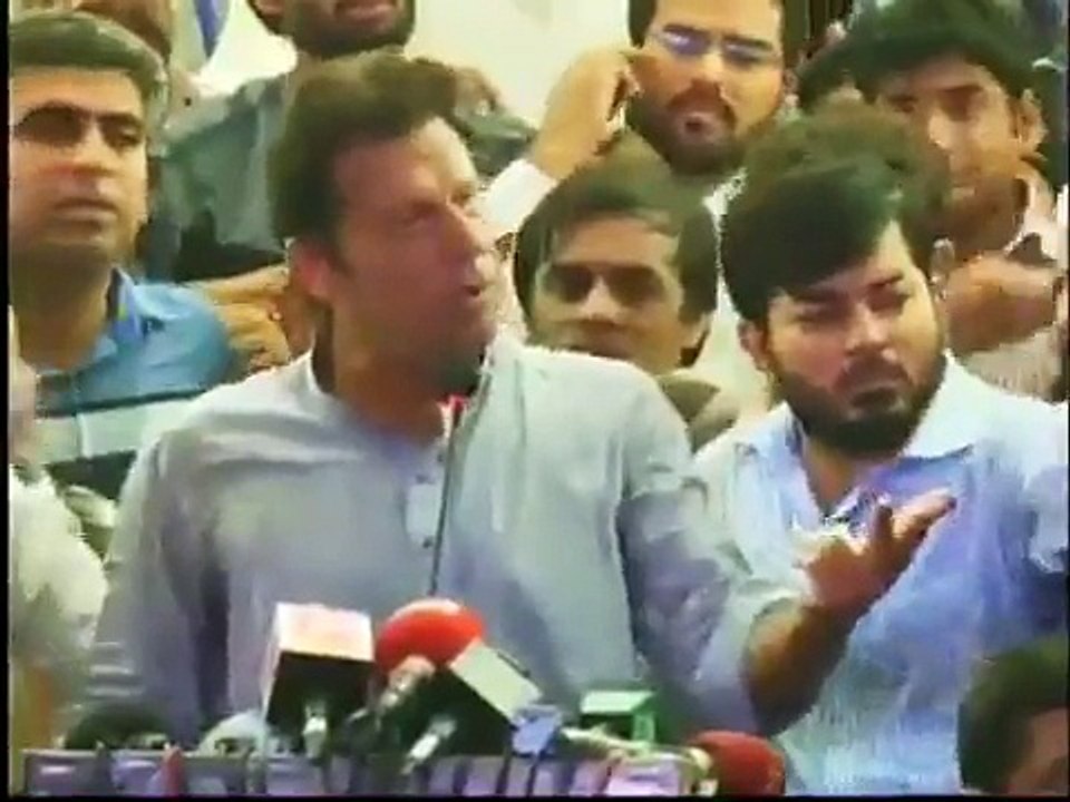 Imran Khan's bad attitude with workers