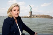 Marine Le Pen tacle son père - ZAPPING ACTU DU 22/04/2015