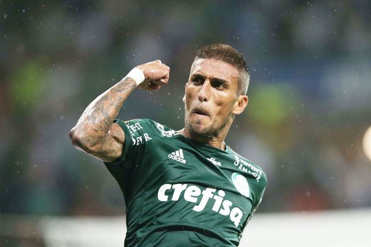 Atacante nega título de 'Homem-Clássico' mas quer fazer história no Verdão