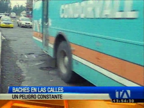 Baches en las calles son un peligro constante