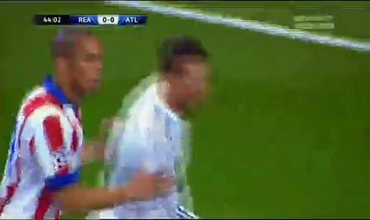 real madrid vs atletico madrid - Cristiano Ronaldo incredible miss 22.04.2015