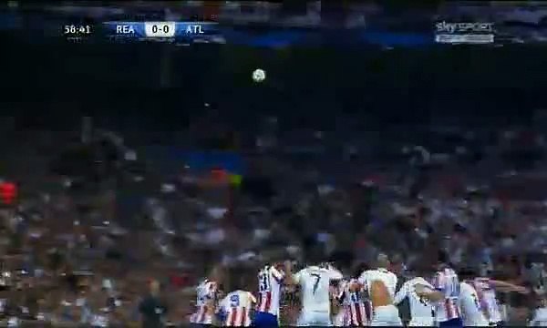 real madrid vs atletico madrid - Rafael Varane great header chance 22.04.2015