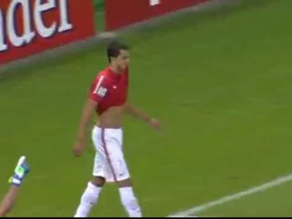 Internacional vs The Strongest - Nilmar big chance