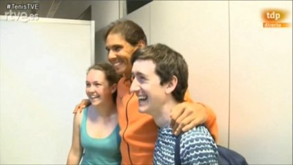 Rafael Nadal meets the couple that got engaged during his match in Barcelona
