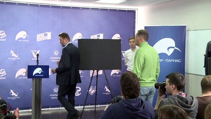 Navalny vows to challenge Putin in parliamentary poll