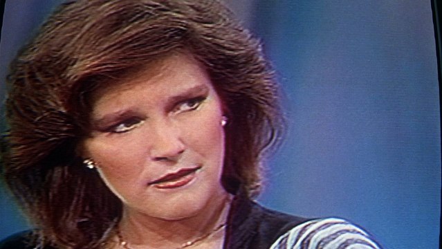 Сбрось маму с поезда (комедия, криминал)