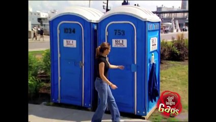 Sexy Girl Public Shower Prank