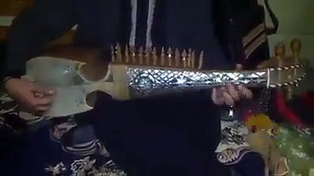 Bara Dushman Bana phirta ha jo Bachoon se larta ha -instrumental