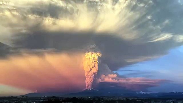 Time-Lapse Southern Chile Volcano Erupts