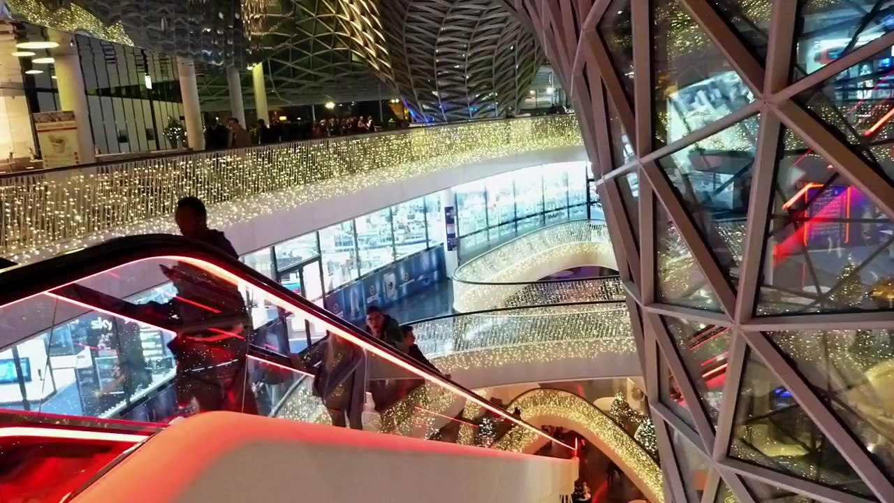 MyZeil Weihnachtsbeleuchtung Frankfurt -- Christmas Decoration Frankfurt Shopping Mall
