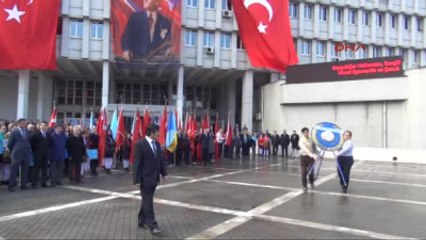 Zonguldak Vali Koltuğuna Oturdu, Dondurma İstedi