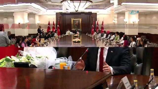 Başbakan koltuğunu devretti