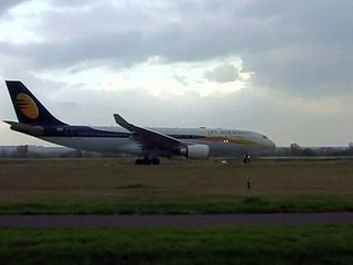 Jet Airways Airbus A330-202 VT-JWN at Budapest-Ferihegy