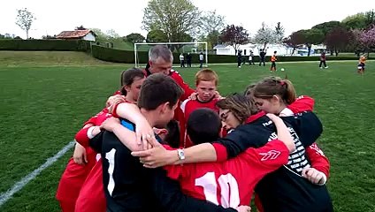 Les U13 B fêtent la victoire ( vidéo de Thierry Mourier pour RUFFEC TV).